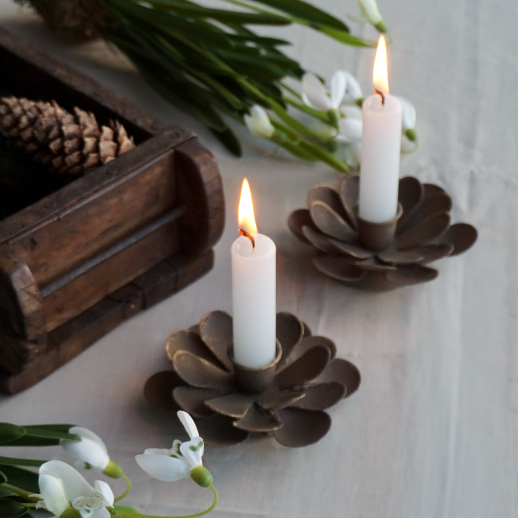 Lysestake blomst - brun