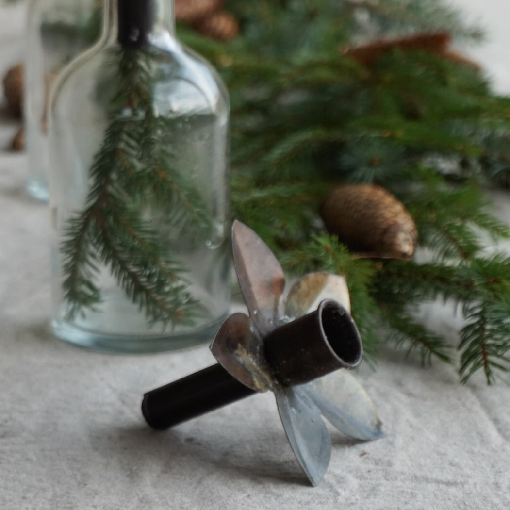 Kronelysholder til flaske - brun blomst