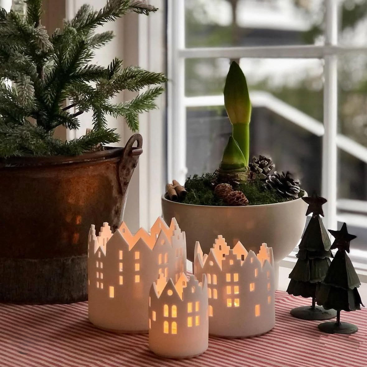 Telysholder hus - stor