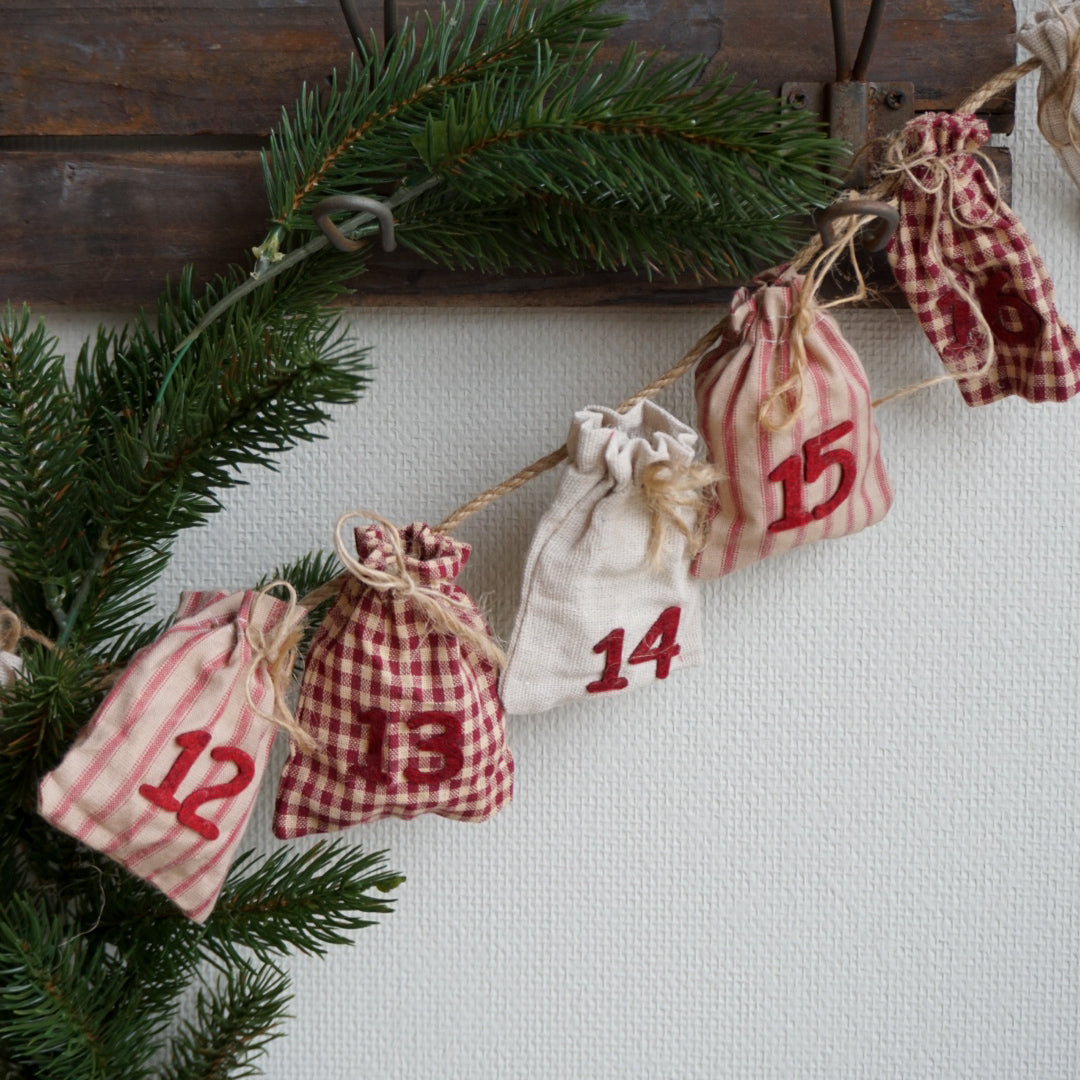 Adventskalender - rød/beige